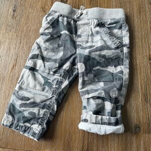 4/20$ Baby Grey Lined Camouflage Pants size 6 months